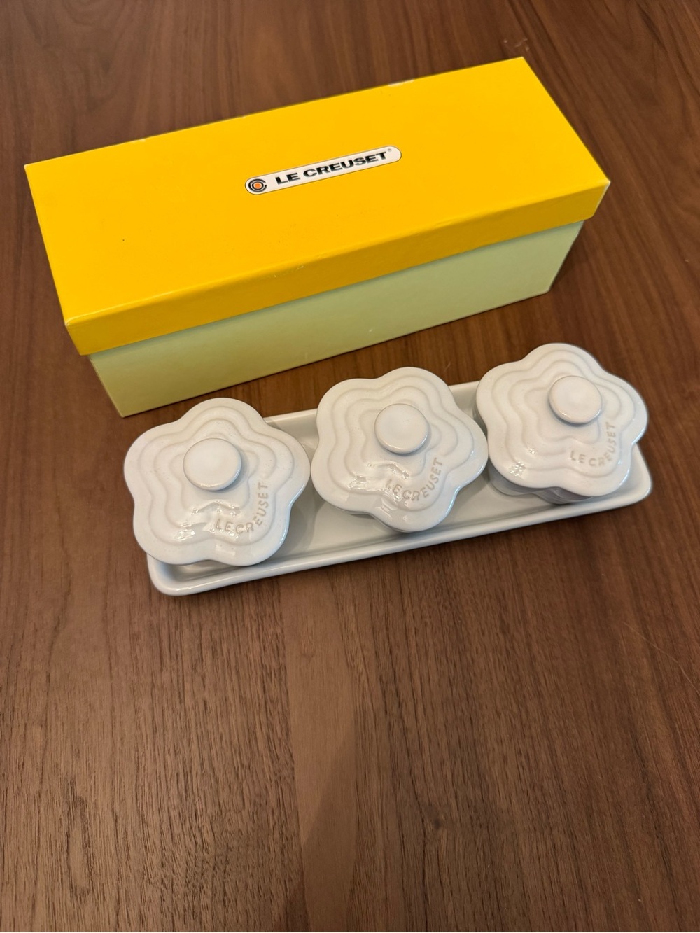 Le Creuset Flower Ramekins with Lids, White Stoneware, Set with Tray and Box